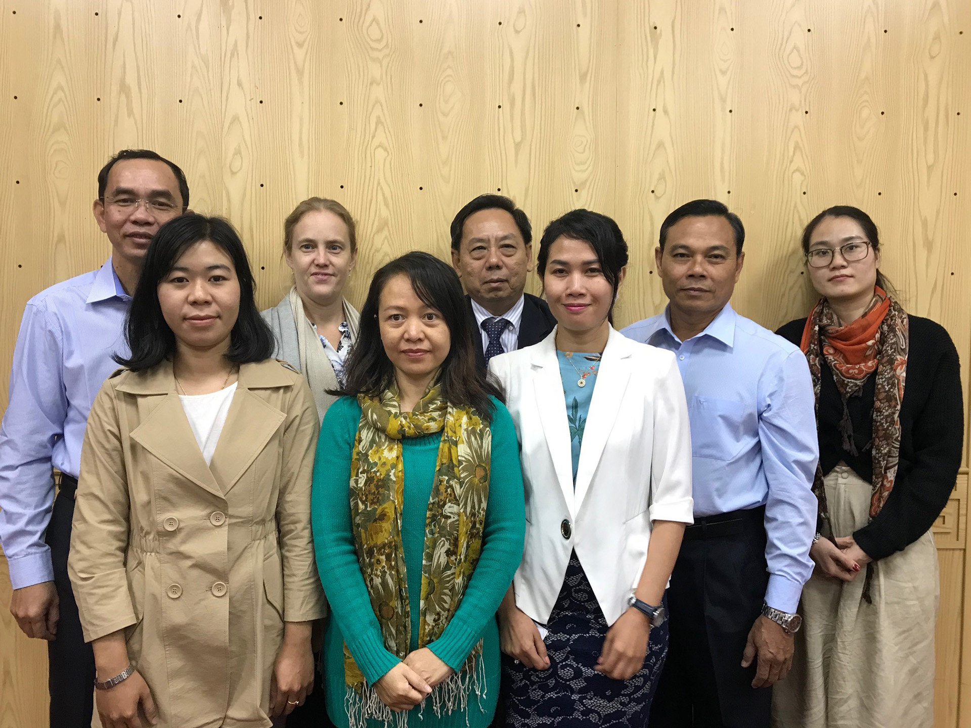 Participants from the &quot;Sub-regional Exchange on Operationalizing SIS&quot; in Hanoi, Viet Nam in December 2019