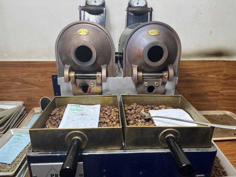 Tostadoras de café. Instalaciones de Café Condor en Huila, Colombia